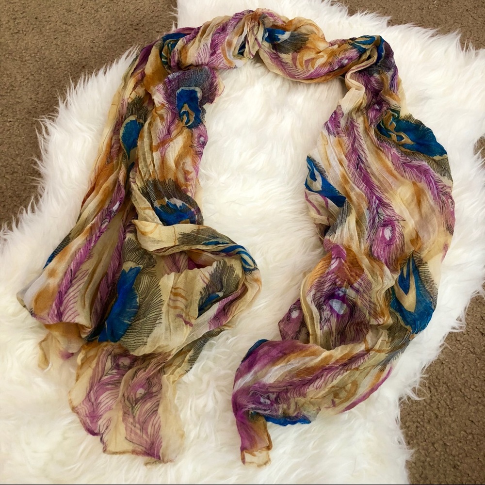 🎀 2 FOR $20 🎀 Lightweight Feather Print Scarf